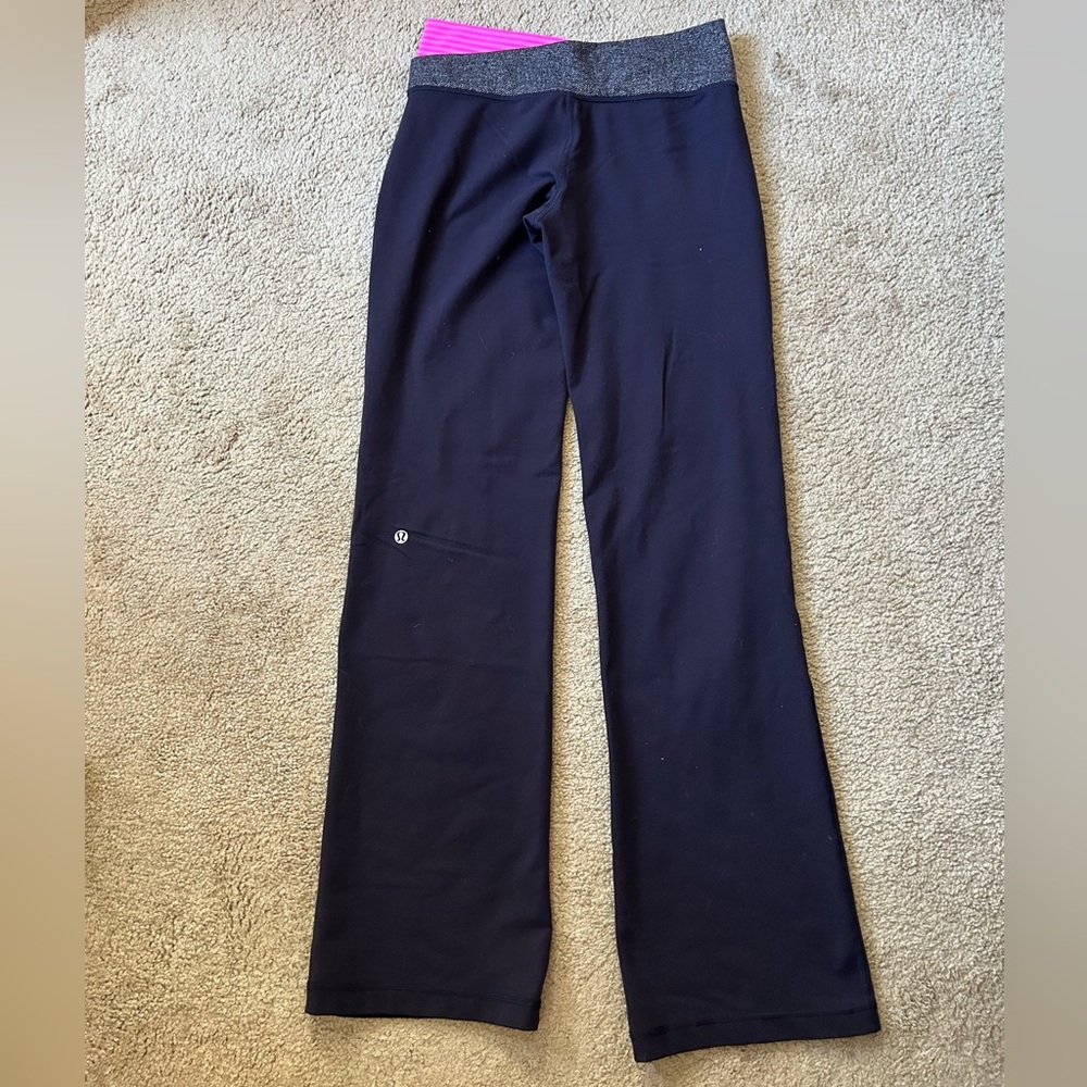Lululemon Groove Flare Leggings navy size 6 crossover waistband